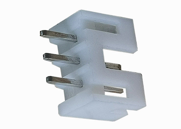 2,0 Millimeter Neigungs-des rechtwinkligen Titel-Verbindungsstück-weibliche PA6T Isolator-Material-